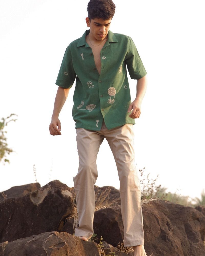 Men's Casual Wear Cotton Shirt – Green Short Sleeve with Nature-Inspired Embroidery