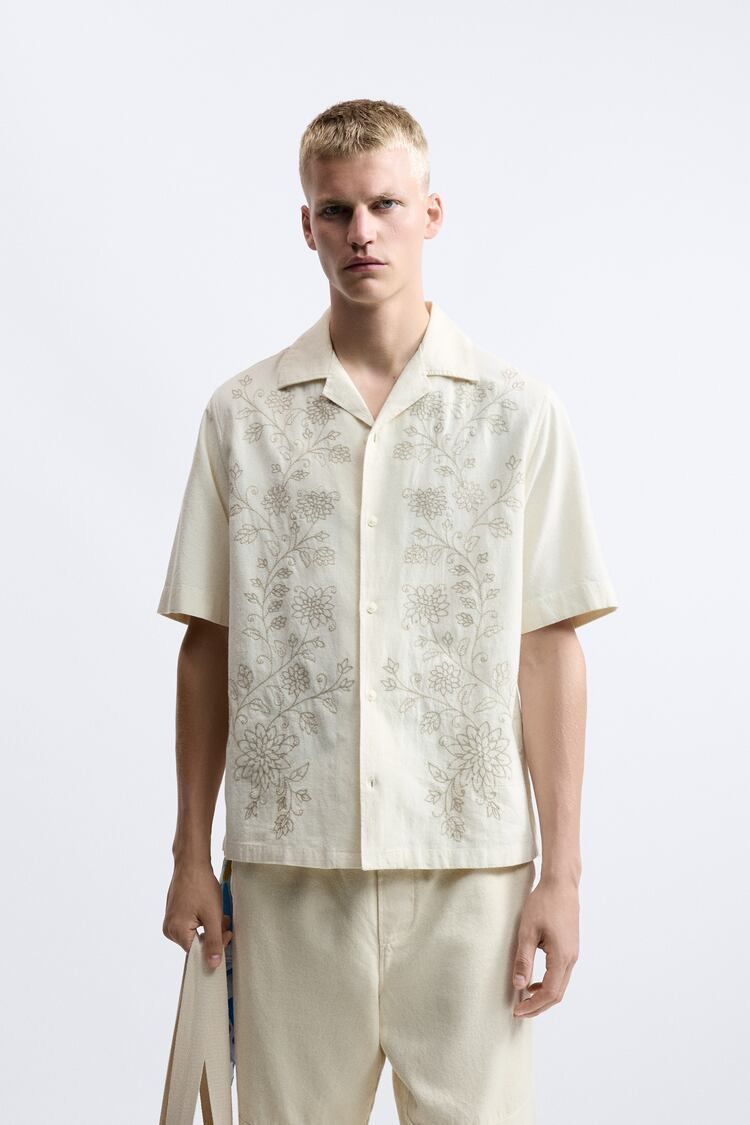 Men's Off-White Cotton Embroidered Casual Shirt – Subtle Floral Design