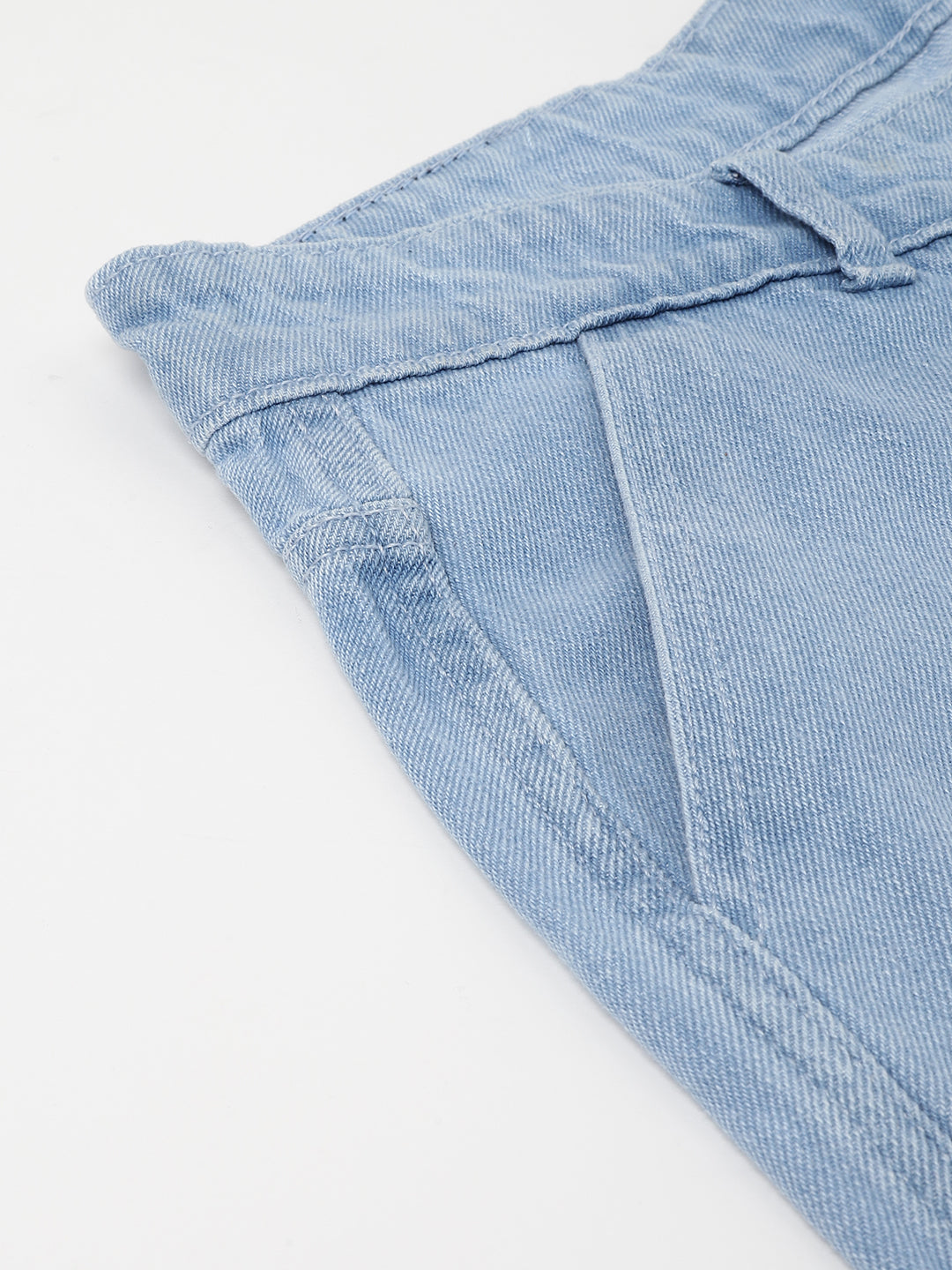 Ultimate Comfort: Men's Relaxed Fit Low Distress Jeans for Effortless Style