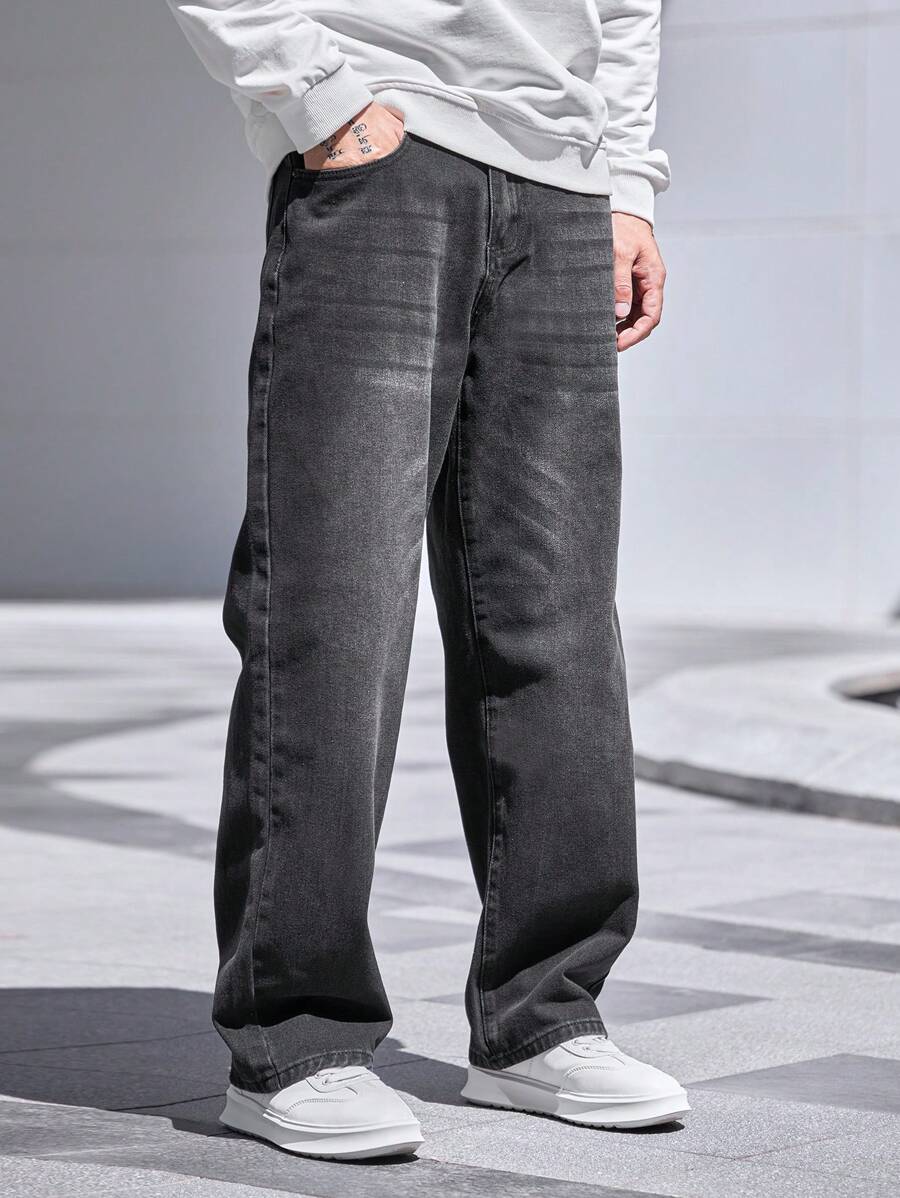 Essential Style: Men's Dark Grey Cotton Denim Pocketed Jeans