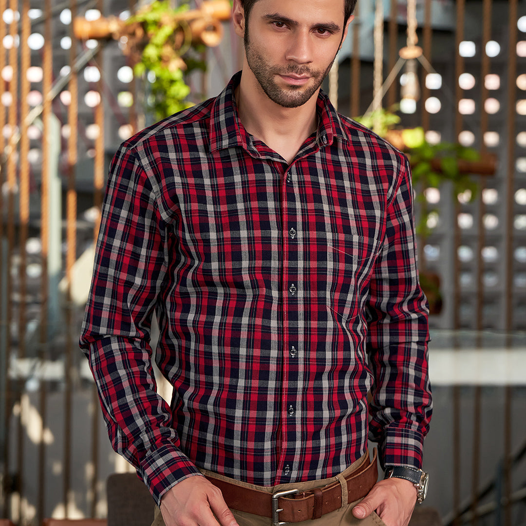 Men Red &amp; Navy Blue Classic Regular Fit Checked Shirt.