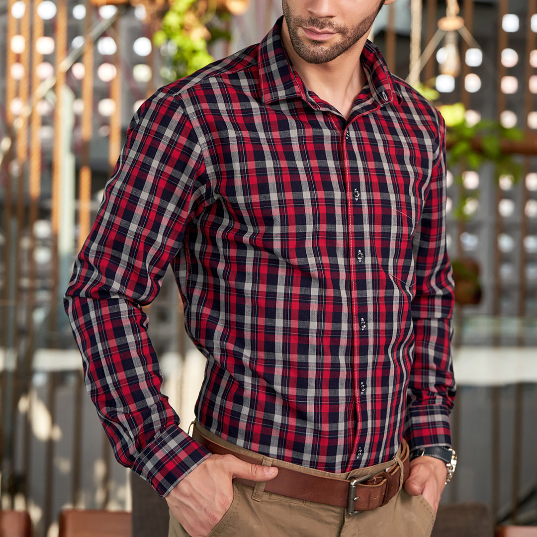 Men Red &amp; Navy Blue Classic Regular Fit Checked Shirt.