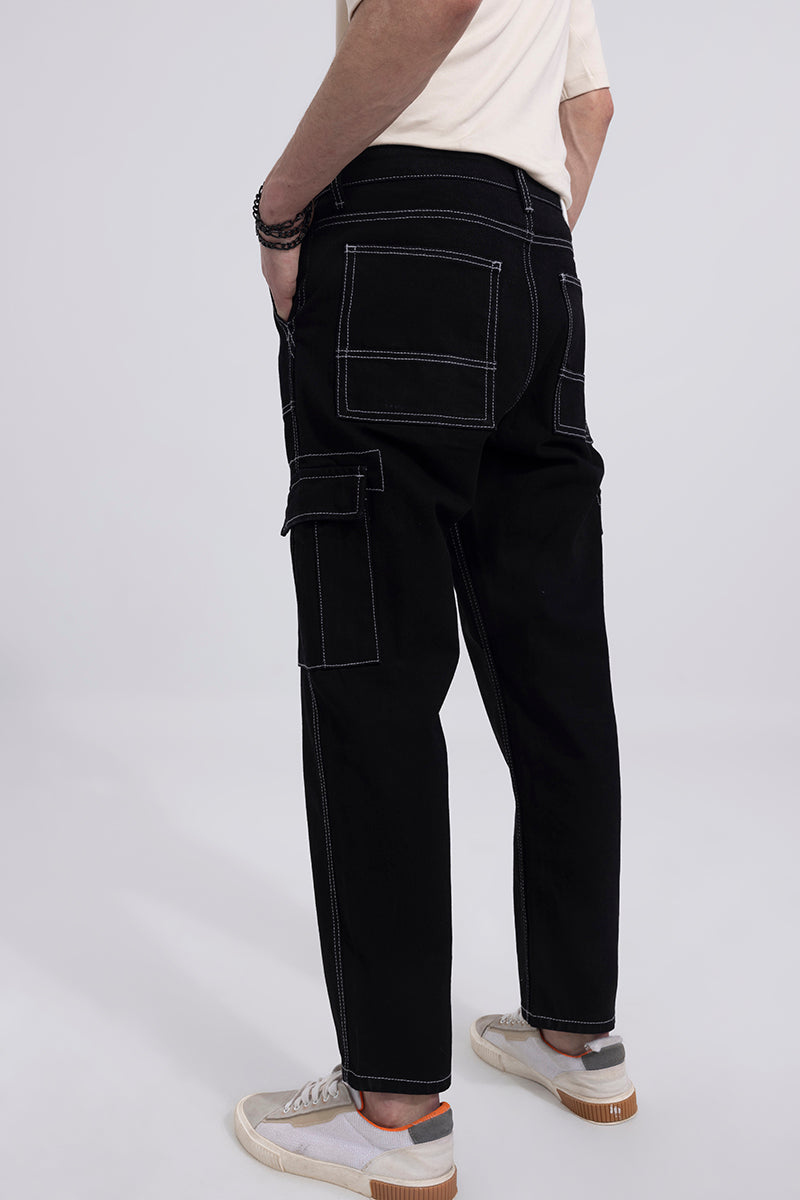 Downtown Attitude: Black Baggy Fit Jeans for a Bold, Unconventional Look